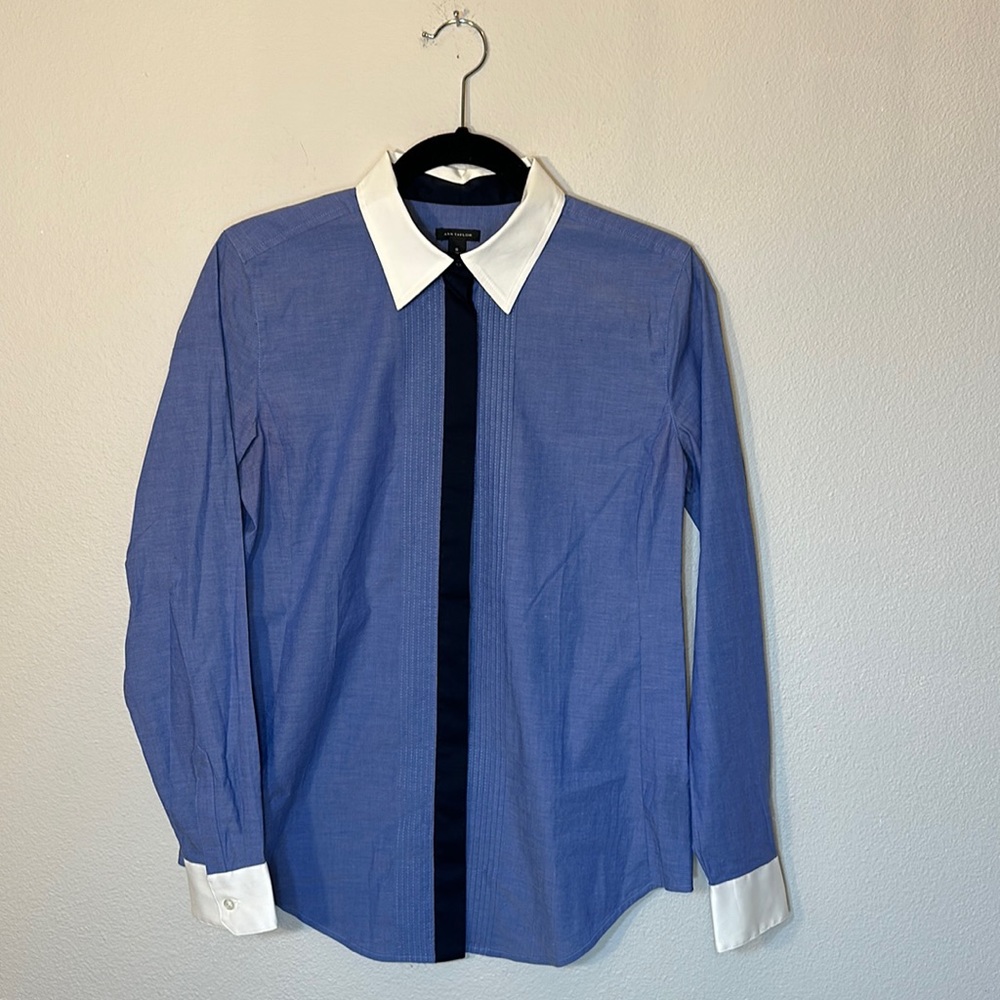 Women’s Ann Taylor Dress Shirt
